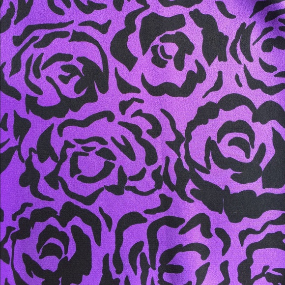 Vintage silky 80s does 40s roses JT Dess w/ belt - Picture 8 of 8